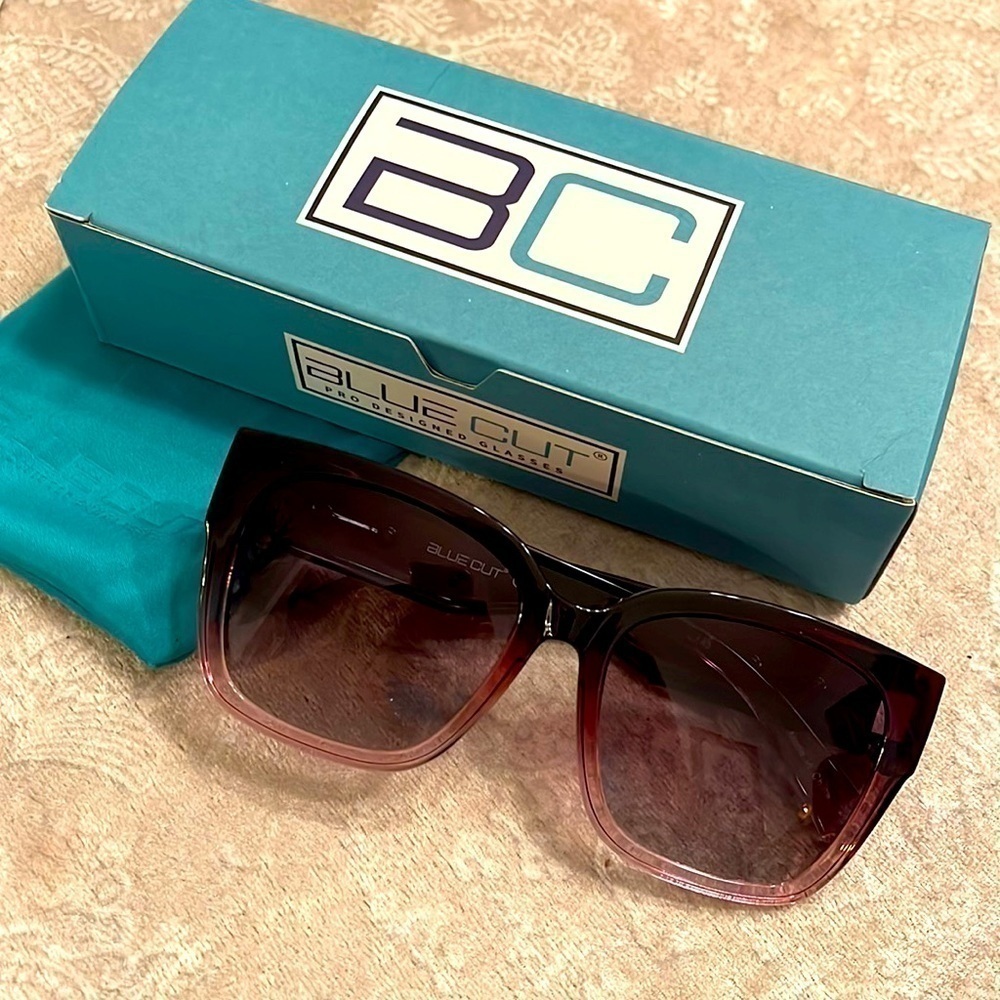 Brand New Polarized Sunglasses Fit Over Prescription Glasses Light Purple